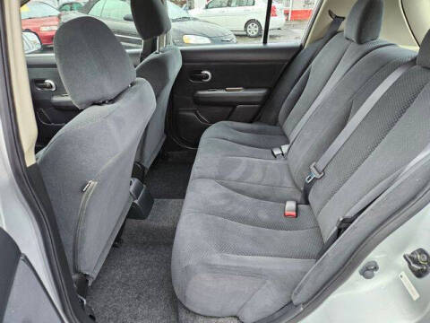 2012 Nissan Versa 1.8 S