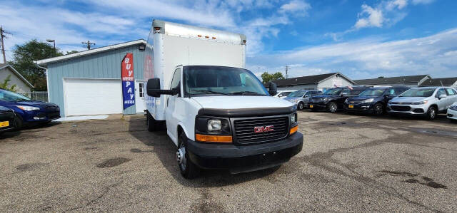 2014 GMC Savana for sale at URIEL's AUTOMOTIVE LLC in Middletown, OH