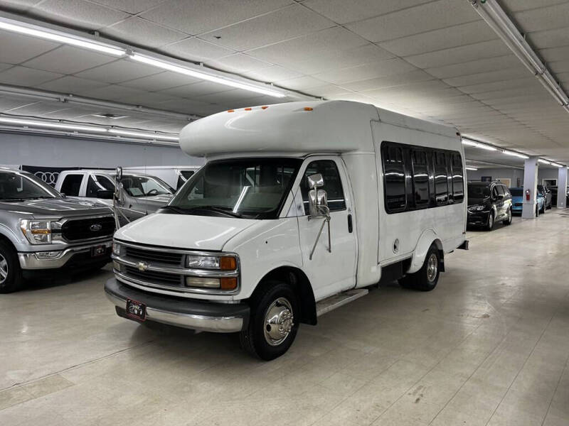 2001 Chevrolet Express Base's photo