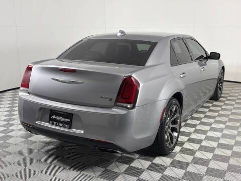 2018 Chrysler 300 S