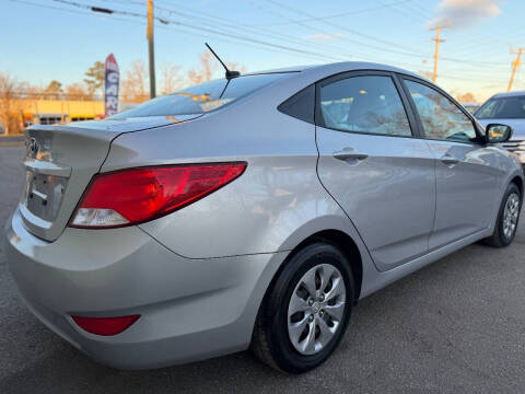 2017 Hyundai Accent SE