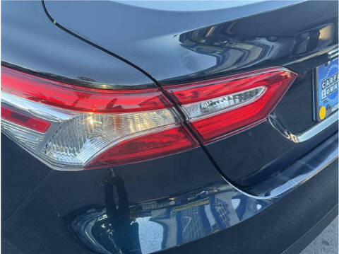 2018 Toyota Camry Hybrid LE