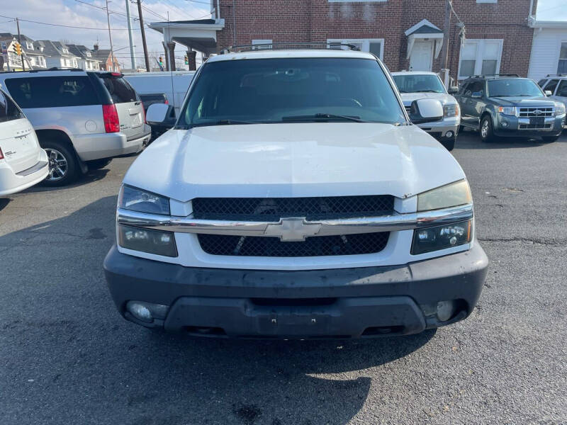 2004 Chevrolet Avalanche Base photo 10