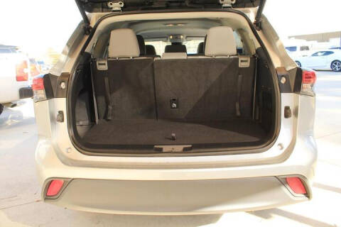 2021 Toyota Highlander LE