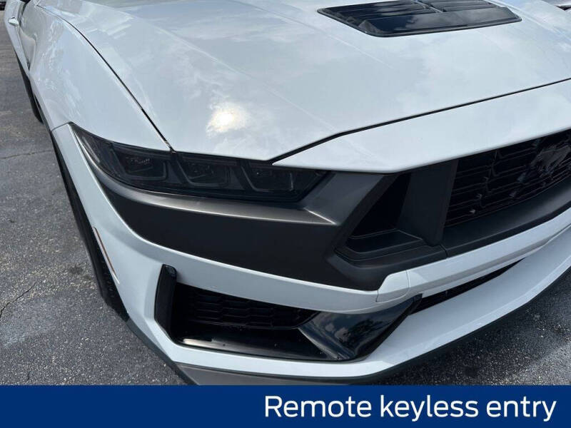 2025 Ford Mustang Dark Horse