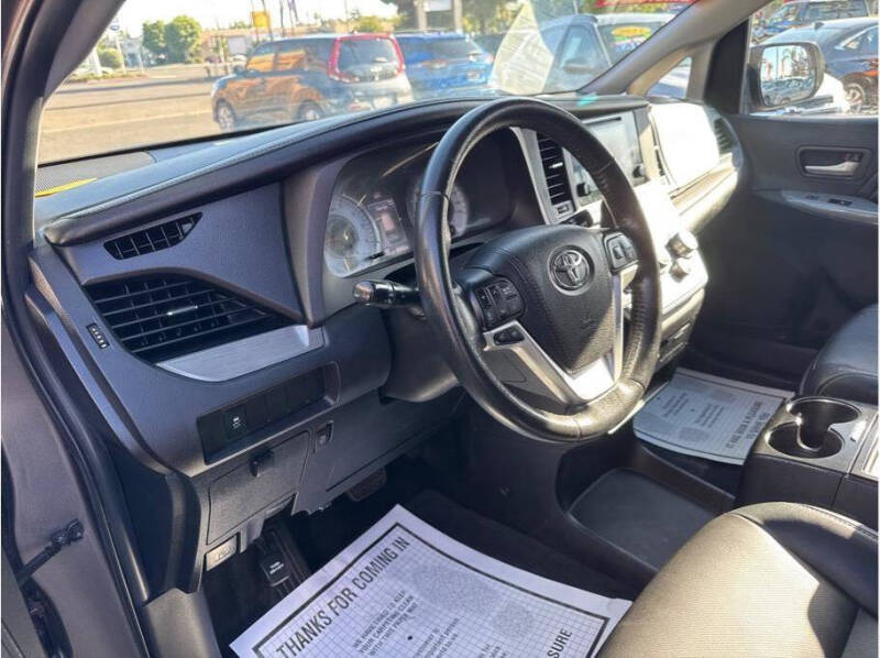 2016 Toyota Sienna