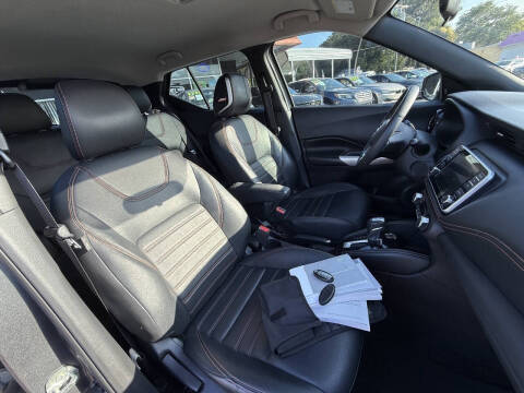 2019 Nissan Kicks SR