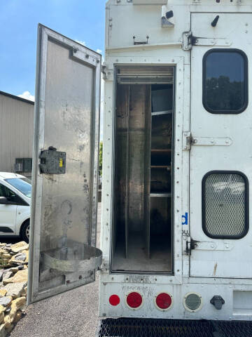 2016 Freightliner MT45 Chassis