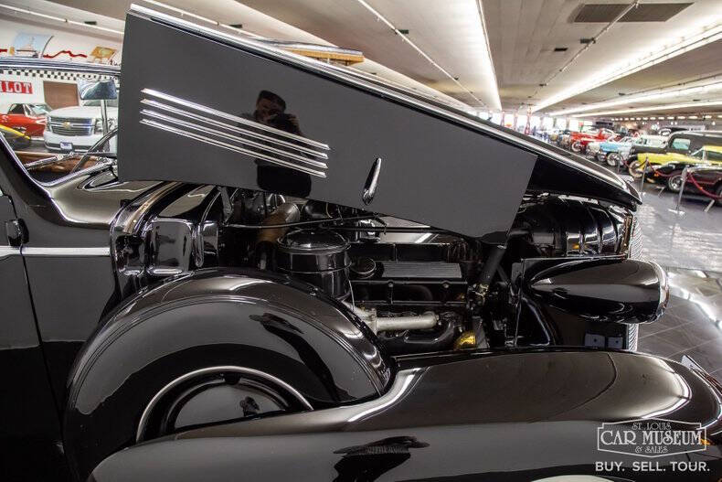 1937 Cadillac Series 85