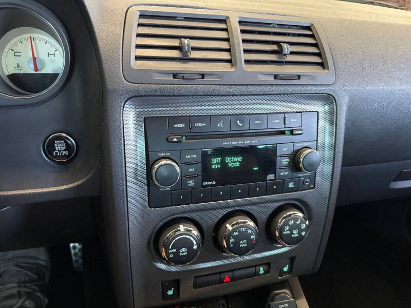2014 Dodge Challenger R/T Plus