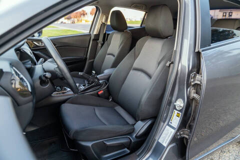 2016 Mazda MAZDA3 i Sport