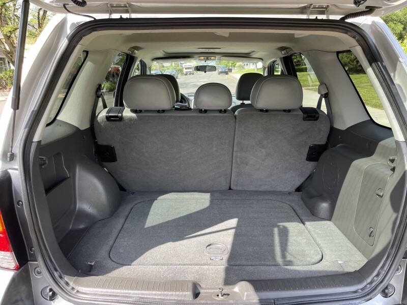 2006 Ford Escape for sale at Carz Connect LLC in Portland, OR