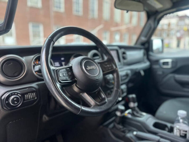 2021 Jeep Gladiator Willys