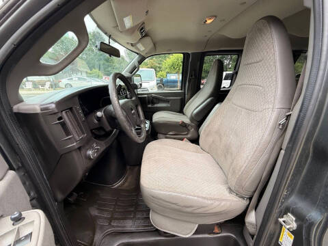 2017 GMC Savana LT 2500