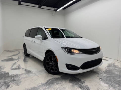2020 Chrysler Pacifica Touring