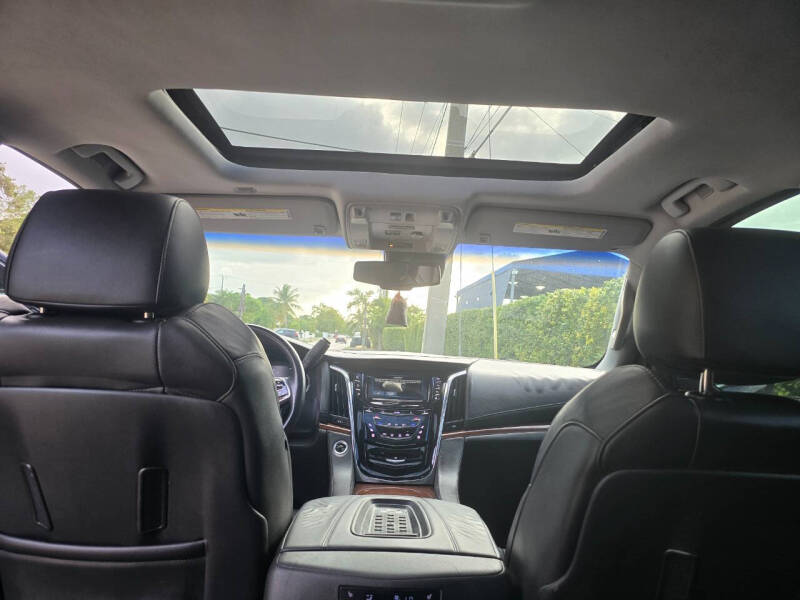 2016 Cadillac Escalade ESV Luxury Collection