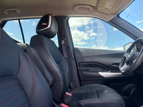 2019 Nissan Kicks SR