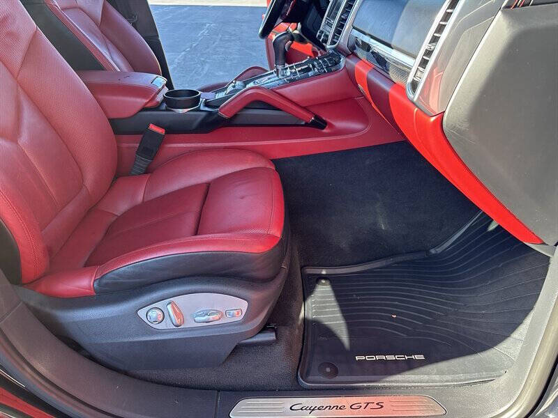 2016 Porsche Cayenne GTS