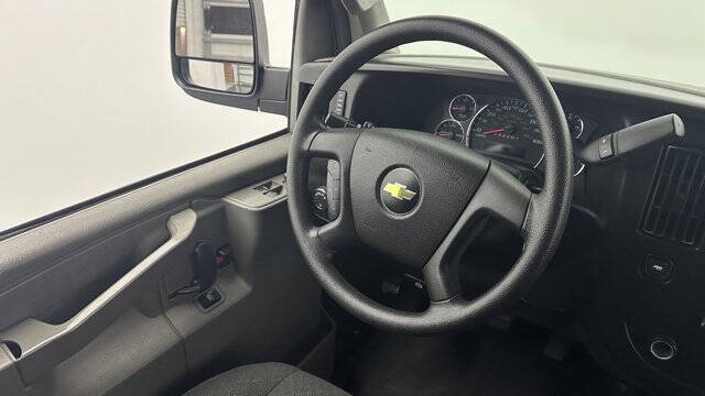 2023 Chevrolet Express 2500