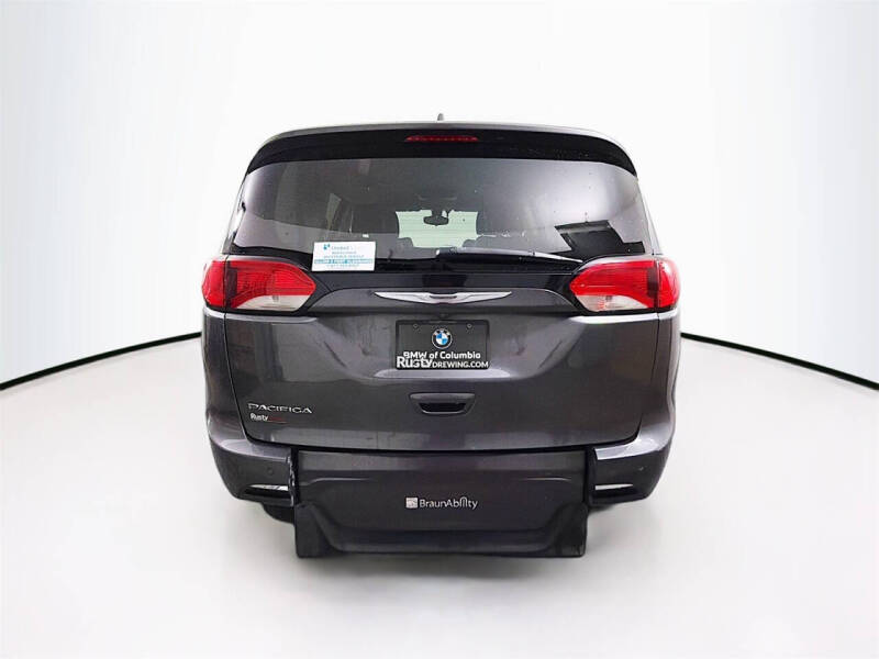 2017 Chrysler Pacifica Touring-L