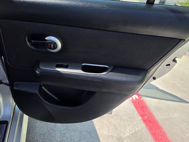 2012 Nissan Versa 1.8 S