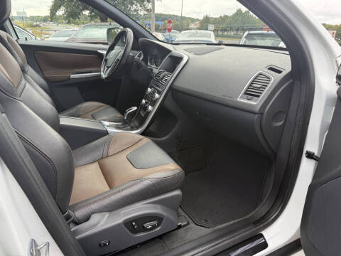 2016 Volvo XC60 T5 Drive-E Platinum