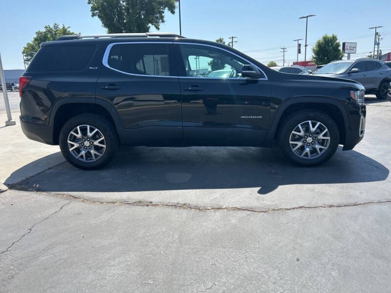 2023 GMC Acadia SLT