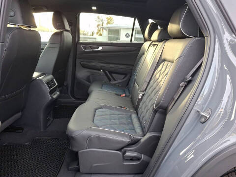 2026 Volkswagen Atlas Cross Sport SEL Premium R-Line 4Motion