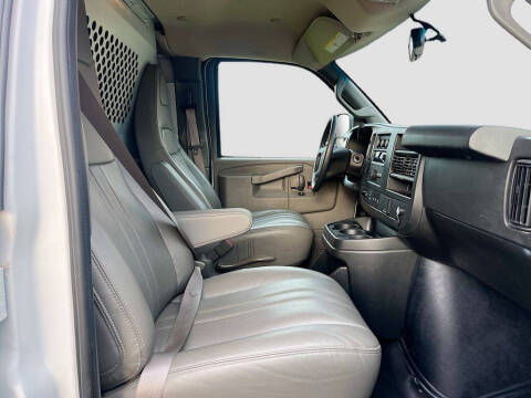 2025 Chevrolet Express 2500