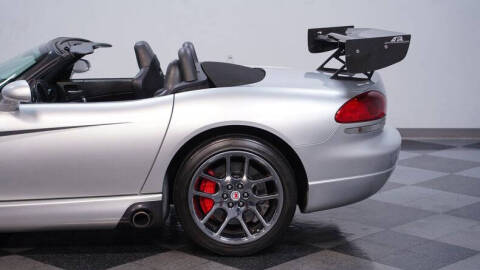 2005 Dodge Viper SRT-10