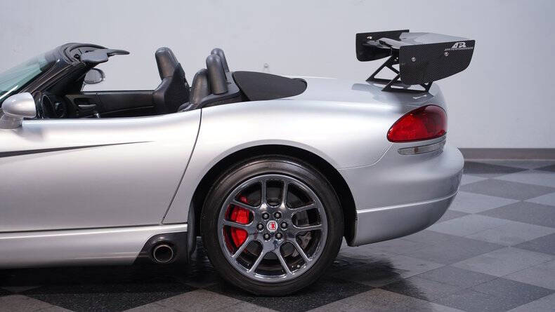 2005 Dodge Viper SRT-10