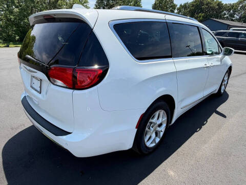 2017 Chrysler Pacifica Touring-L Plus