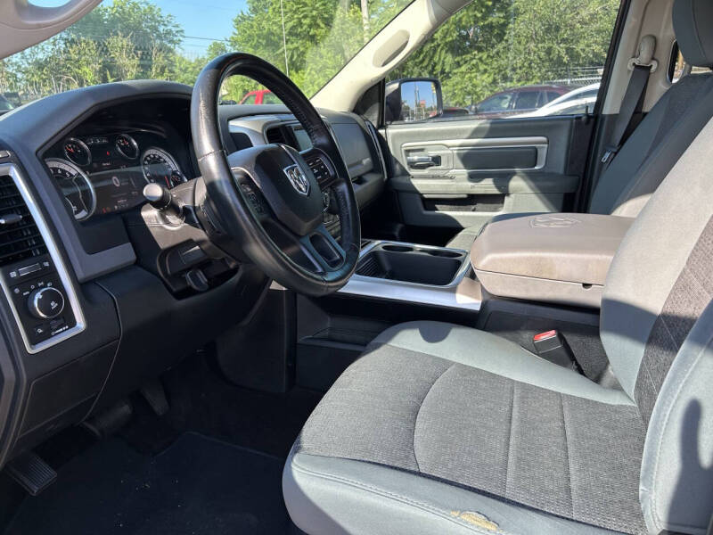 2016 RAM 1500 SLT