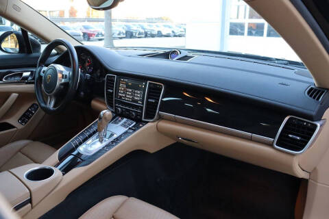 2016 Porsche Panamera Edition