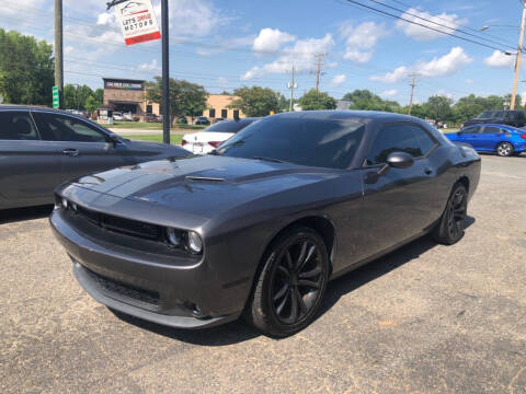 2017 Dodge Challenger R/T Shaker