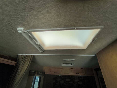 2015 Adventurer 86SBS