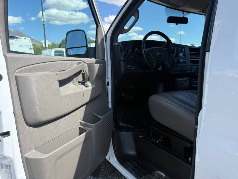 2023 GMC Savana 2500