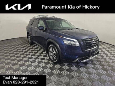 2022 Nissan Pathfinder SL