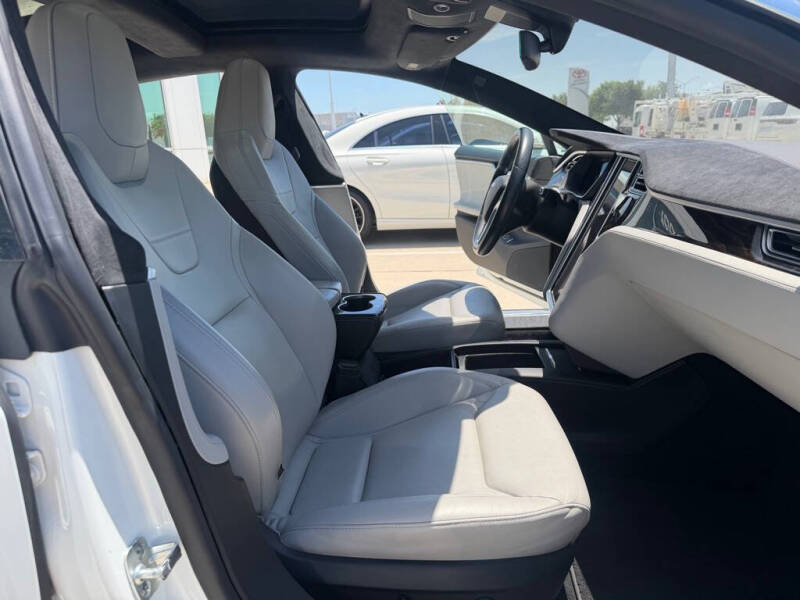 2016 Tesla Model S 90D