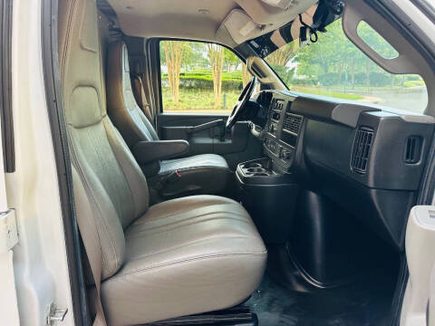 2021 Chevrolet Express 2500