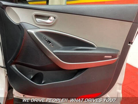 2017 Hyundai Santa Fe SE