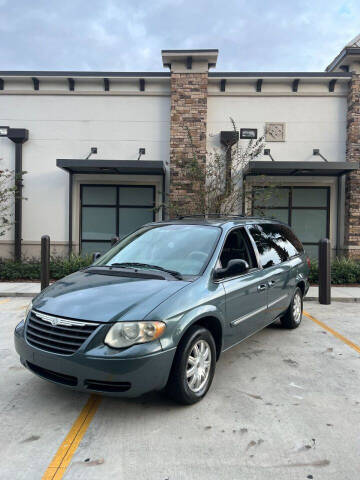 Chrysler Town and Country For Sale in Orange City, FL - AJ's Auto 