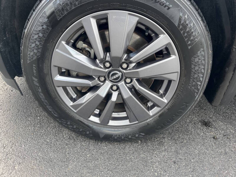 2023 Nissan Pathfinder SV