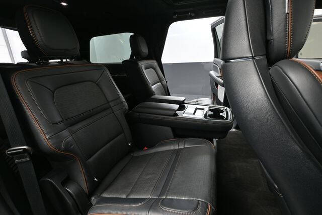 2022 Lincoln Navigator Black Label