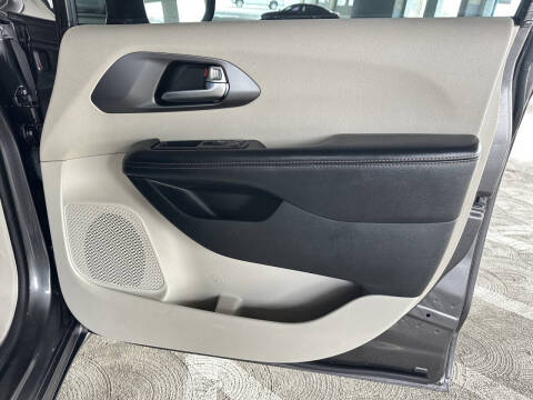 2022 Chrysler Pacifica Hybrid Touring L