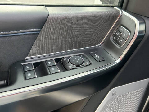 2025 Ford F-450 Super Duty Platinum