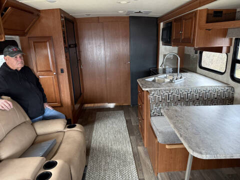 2019 Winnebago Vista 27PE