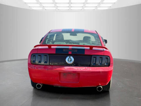 2005 Ford Mustang V6 Deluxe