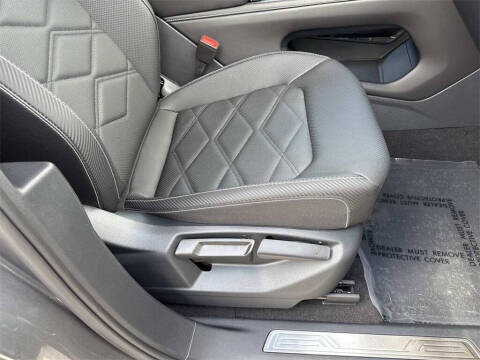 2025 Volkswagen Atlas Cross Sport SE 4Motion