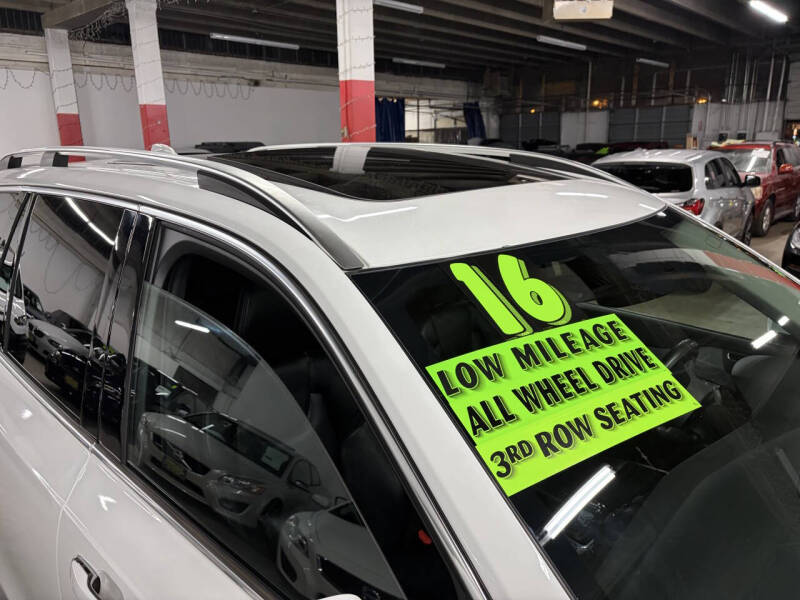 2016 Volvo XC90 T6 Momentum